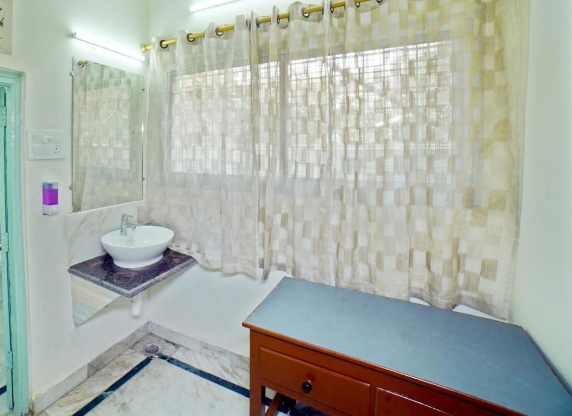 Shree Krishna Bhakti Ashram Hotel Vrindavan Exterior photo